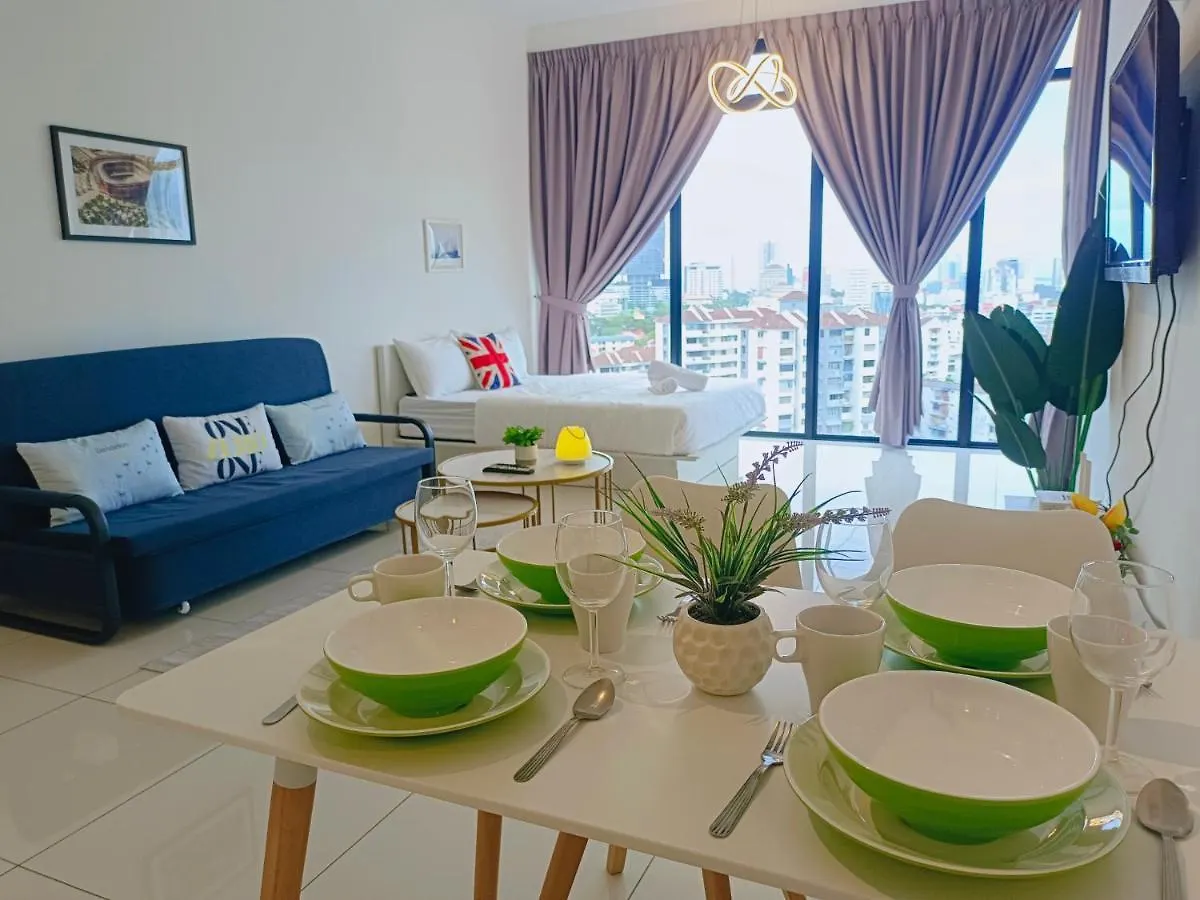 Rooftop Pool, 8 Pax, 2 Bedrooms, 2 Bathrooms, 2 Car Parks By Star Home Jelutong Malaysia